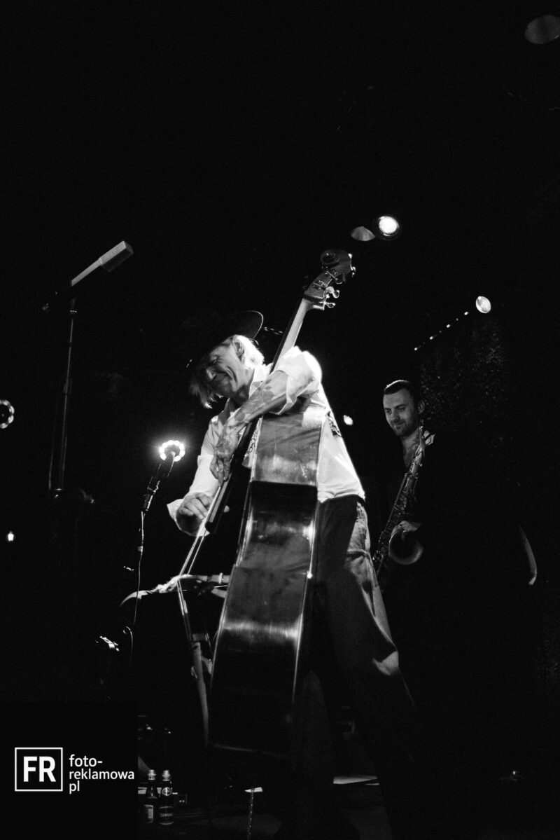 Wojtek Mazolewski kontrabas